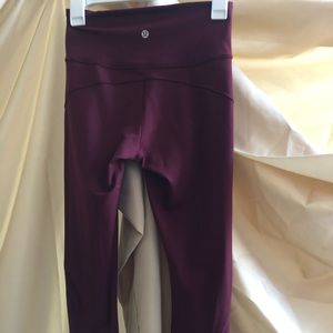 Lulu lemon cranberry leggings holiday collection!